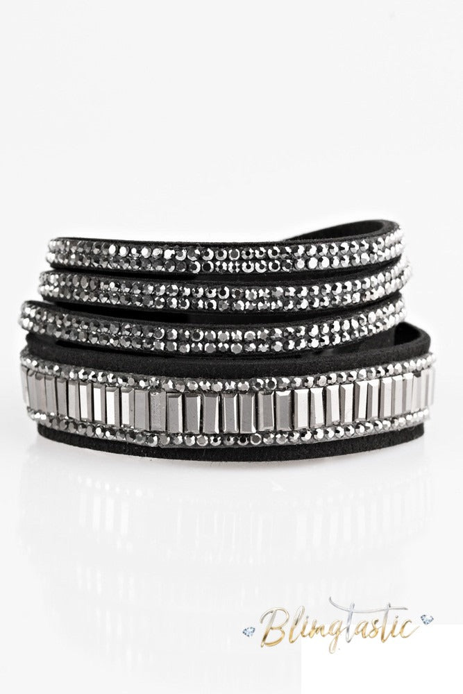 Just In SHOWTIME - Black
