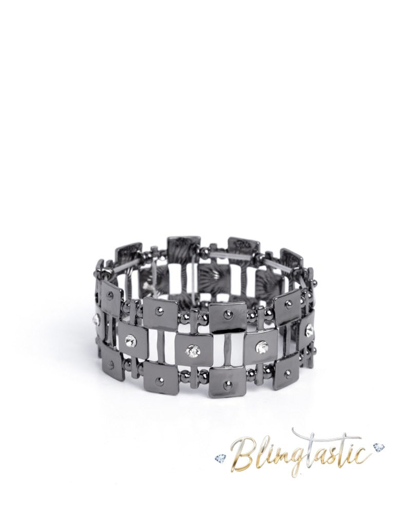 Puzzling Persistence - Black