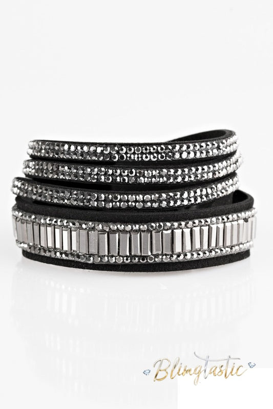 Just In SHOWTIME - Black