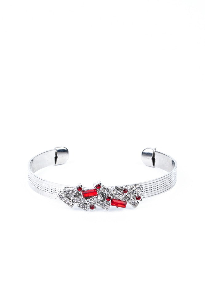 A Chic Clique - Red
